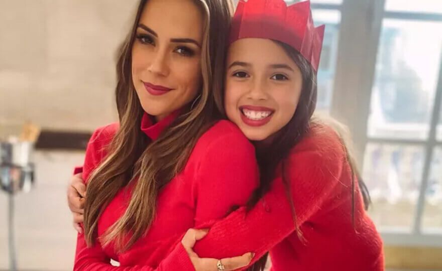 Jana Kramer and her daughter in an Instagram photo
